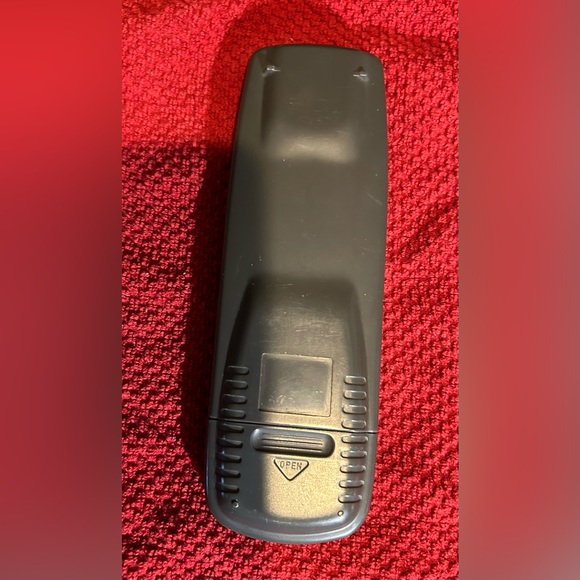 GE UNIVERSAL REMOTE CONTROL - Picture 2 of 4